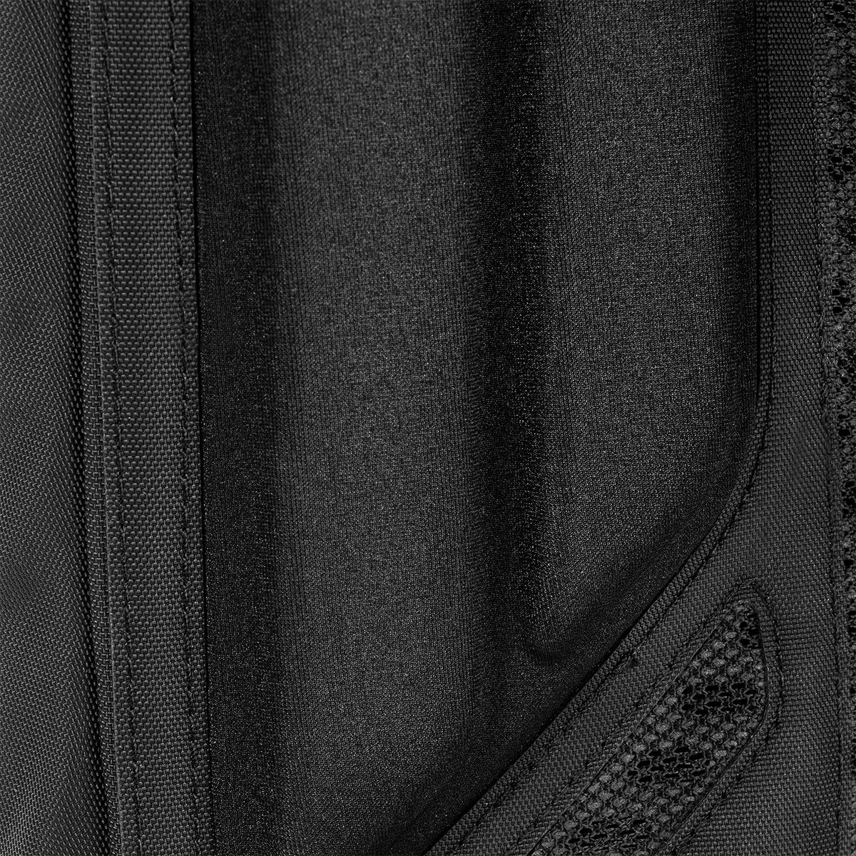 paragon-hydration-pack-b3 Paragon_Black_Texture.png
